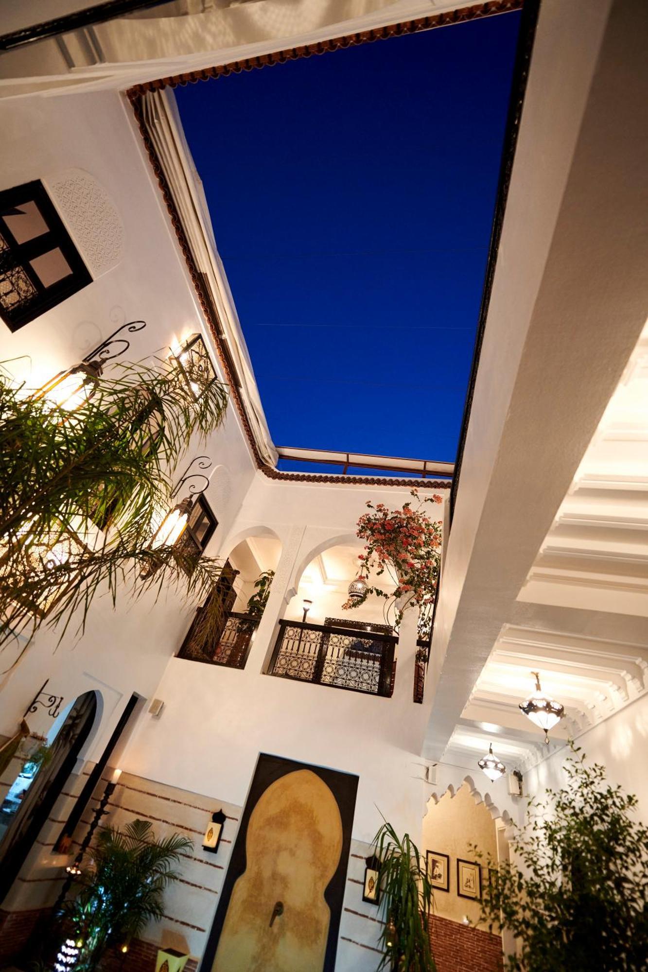 Riad Dar Amanza En Exclusivite Avec 4 Chambres Au Coeur De La Medina Marrakesh Ngoại thất bức ảnh